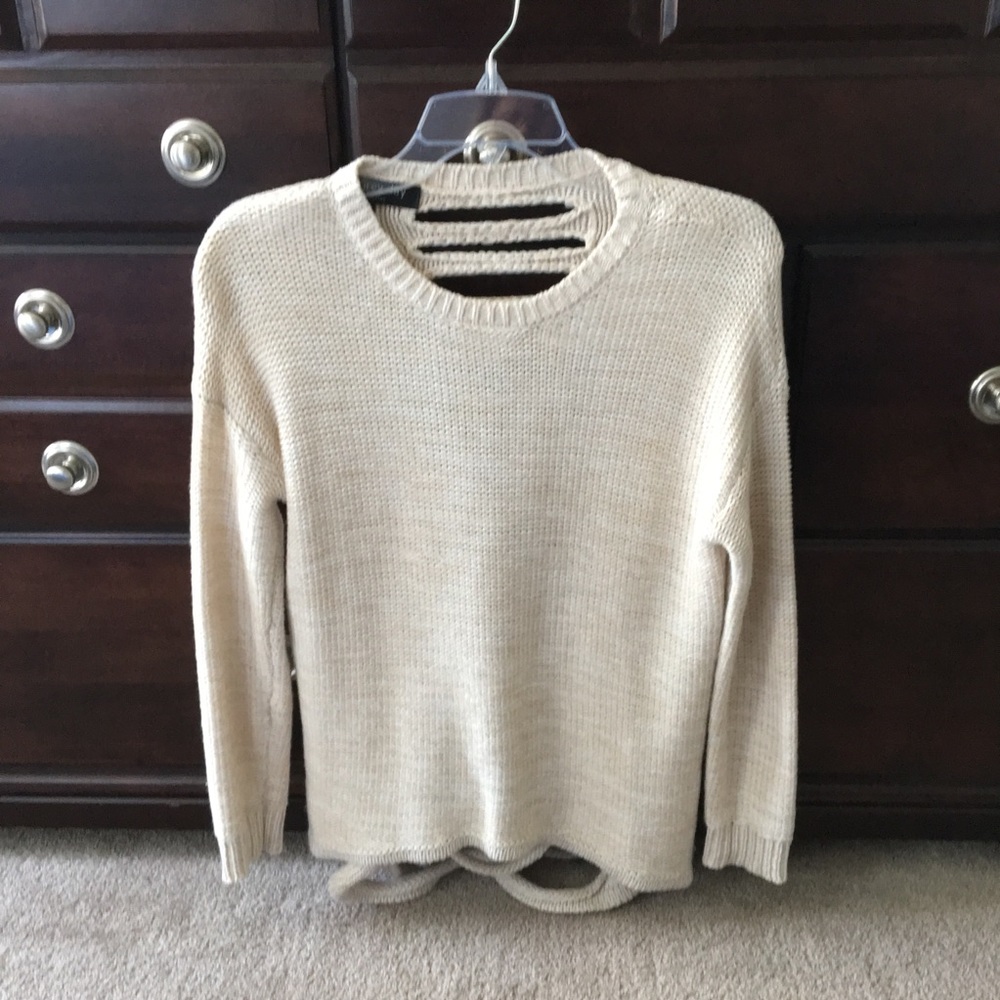 Kaitlyn Bristowe Sweater from The Bachelorette - Picture 5 of 6